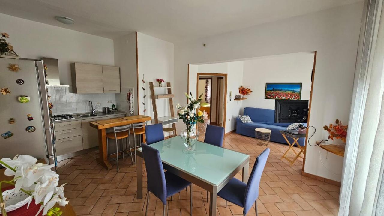 Delizioso Appartamento Collinare Limigiano Esterno foto